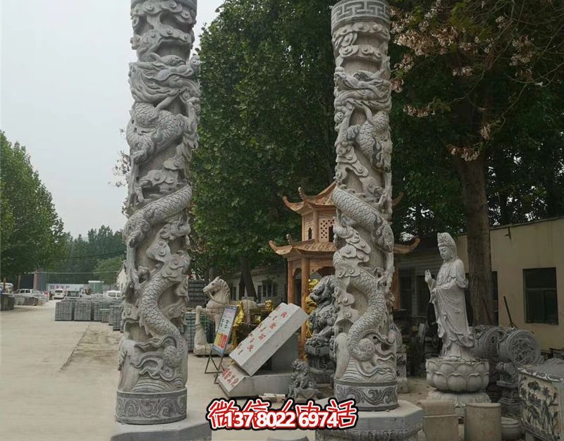 龍柱石雕，裝點(diǎn)寺廟門(mén)前