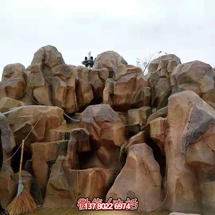 精致假山水泥裝飾游樂園，為小區提供無盡樂趣